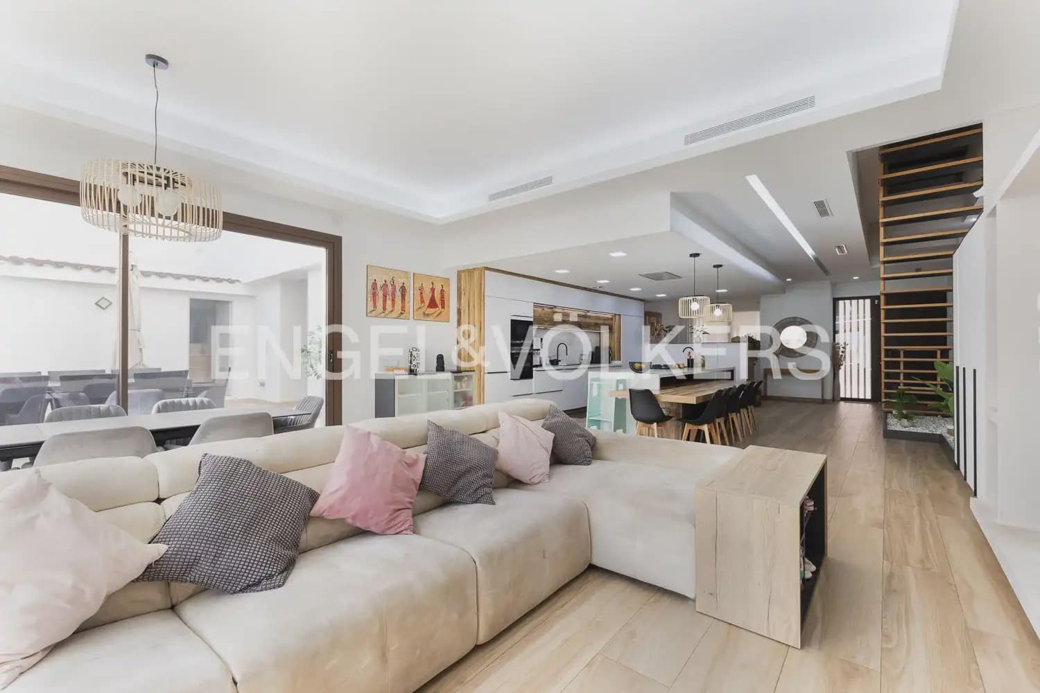 6 Zimmer Reihenhaus zu verkaufen in La Pobla de Vallbona mit Pool Garage - 925.000 € (Ref: 10167904)