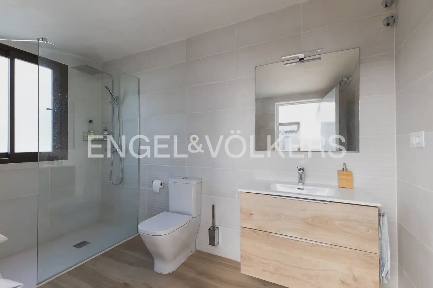 6 Zimmer Reihenhaus zu verkaufen in La Pobla de Vallbona mit Pool Garage - 925.000 € (Ref: 10167904)