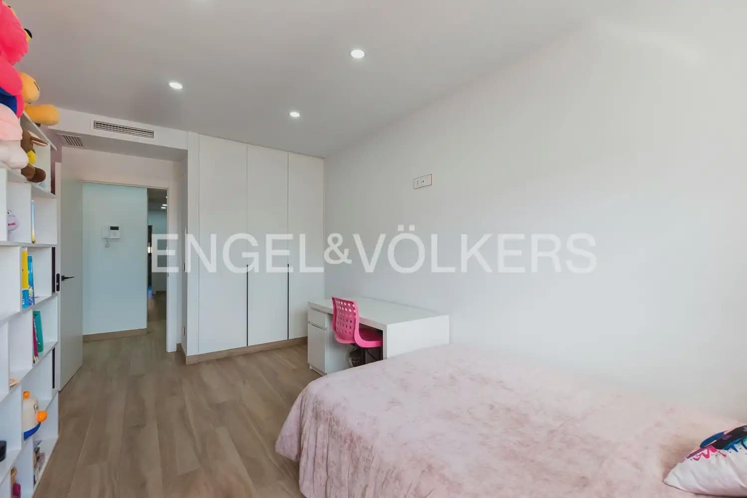 6 Zimmer Reihenhaus zu verkaufen in La Pobla de Vallbona mit Pool Garage - 925.000 € (Ref: 10167904)