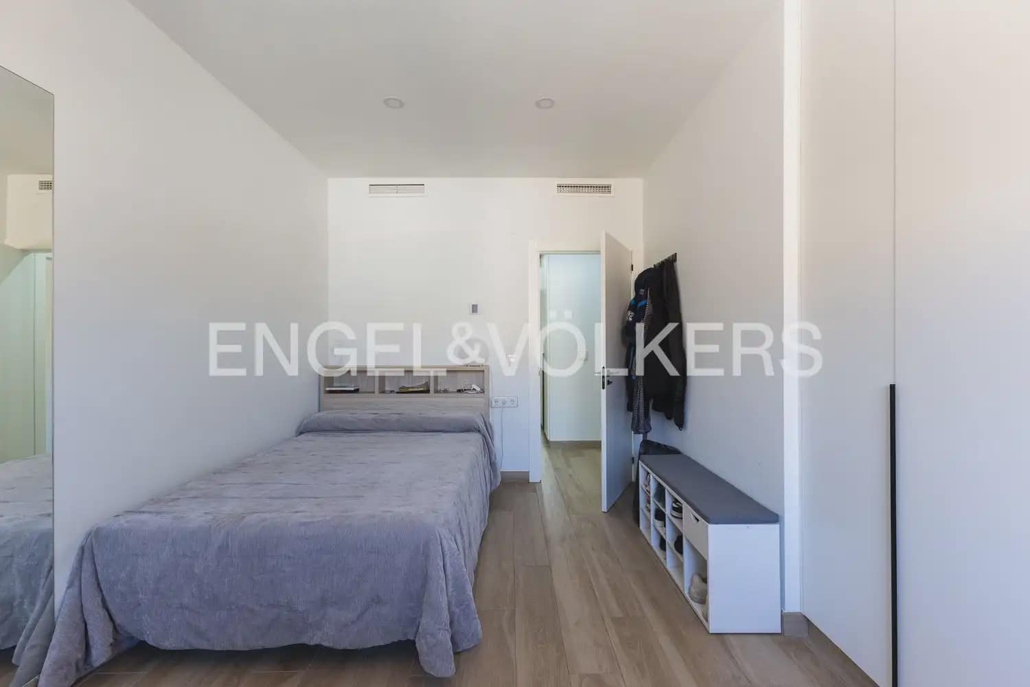 6 Zimmer Reihenhaus zu verkaufen in La Pobla de Vallbona mit Pool Garage - 925.000 € (Ref: 10167904)