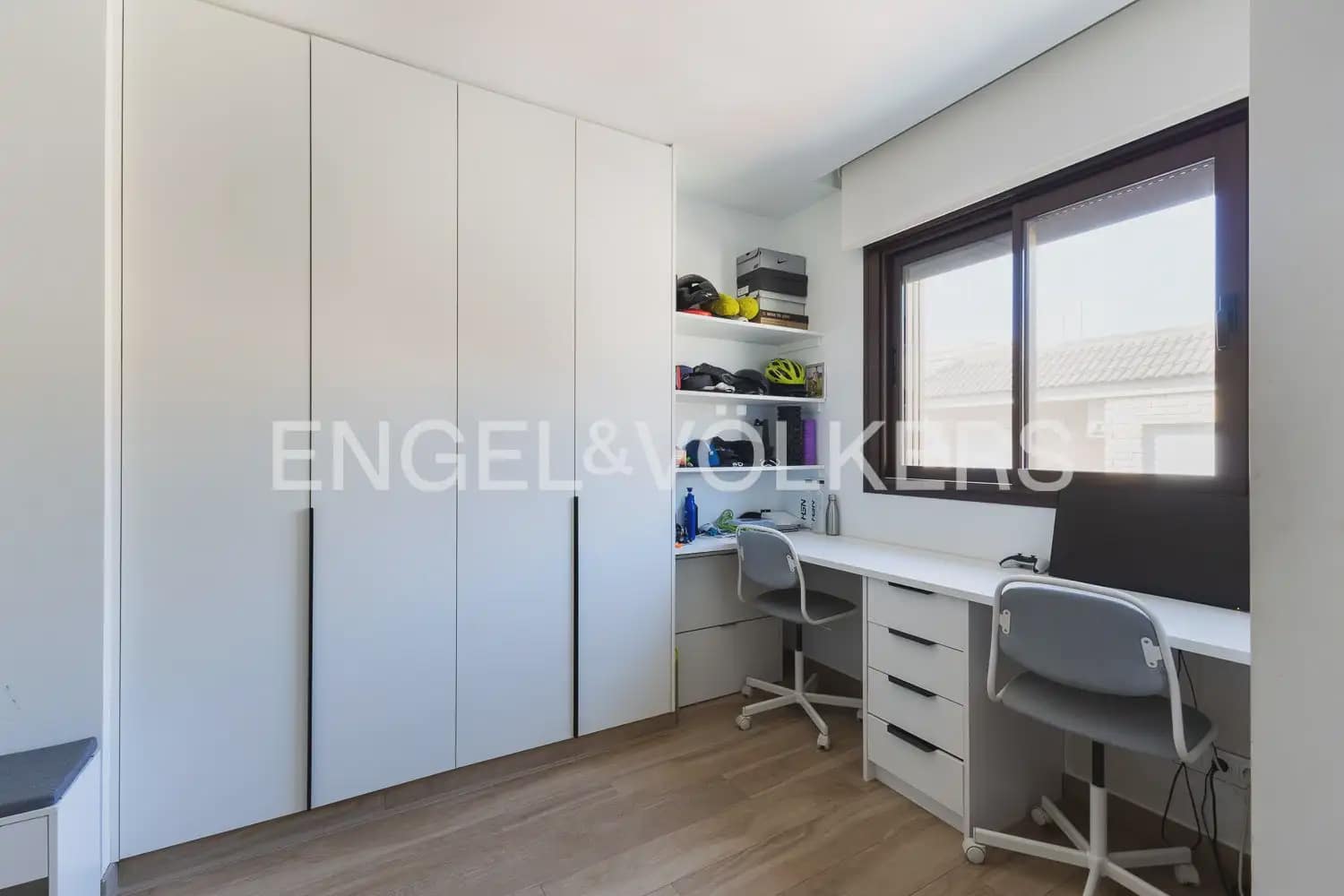 6 Zimmer Reihenhaus zu verkaufen in La Pobla de Vallbona mit Pool Garage - 925.000 € (Ref: 10167904)