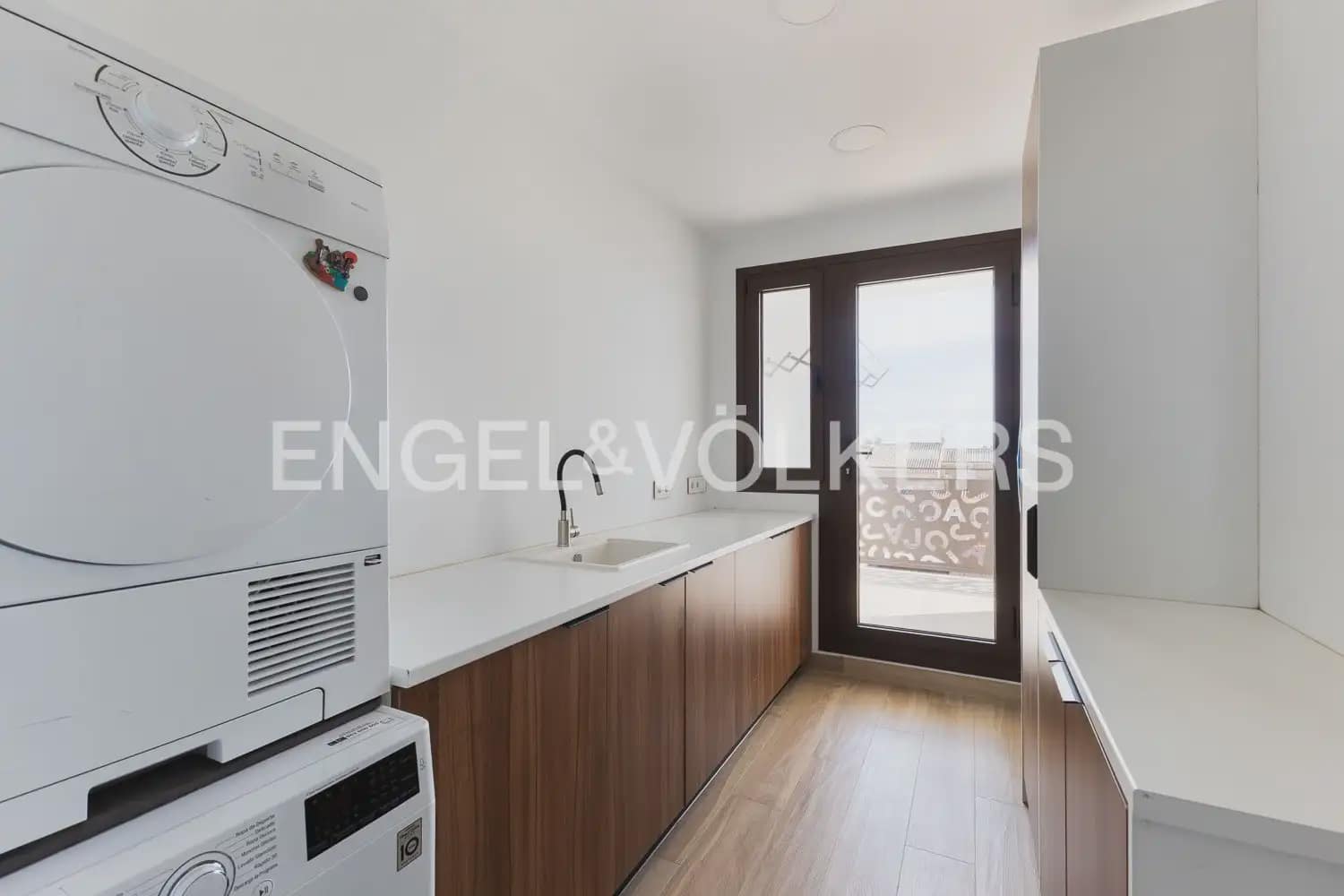 6 Zimmer Reihenhaus zu verkaufen in La Pobla de Vallbona mit Pool Garage - 925.000 € (Ref: 10167904)