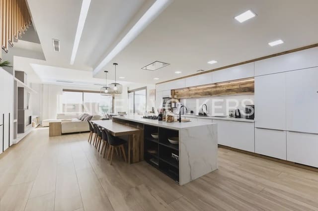 6 Zimmer Reihenhaus zu verkaufen in La Pobla de Vallbona mit Pool Garage - 925.000 € (Ref: 10167904)