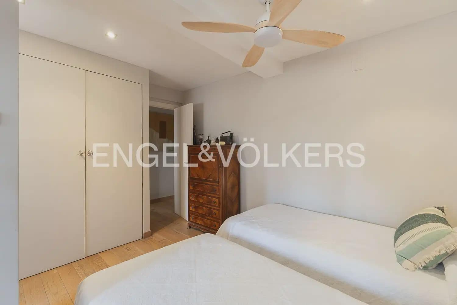 Piso de 2 habitaciones en València ciudad en venta con garaje - 420.000 € (Ref: 10168783)