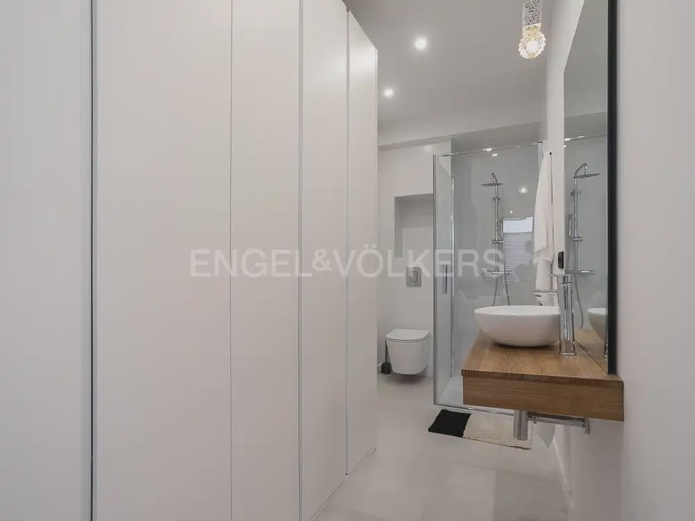 2 bedroom Flat for rent in Valencia city - € 2,400 (Ref: 10170425)