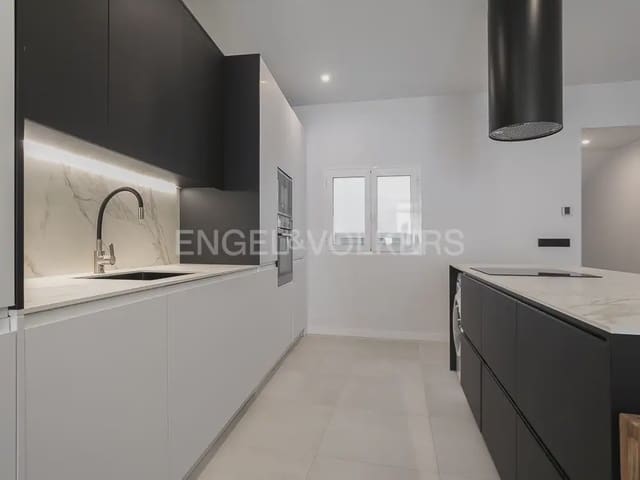2 soverom Leilighet til leie i El Mercat, Valencia by - € 2 400 (Ref: 10170425)