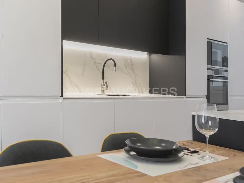 2 bedroom Flat for rent in Valencia city - € 2,400 (Ref: 10170425)
