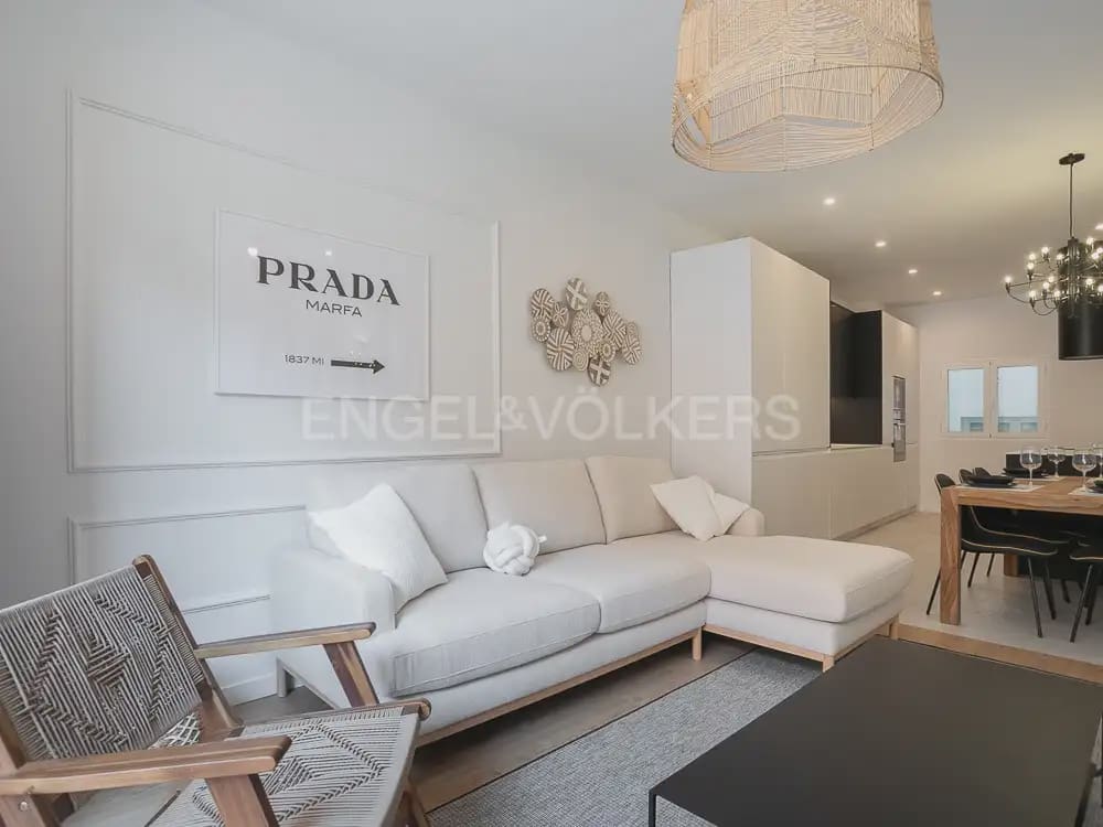 2 bedroom Flat for rent in Valencia city - € 2,400 (Ref: 10170425)