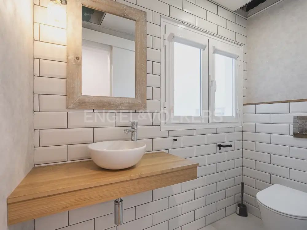 2 bedroom Flat for rent in Valencia city - € 2,400 (Ref: 10170425)