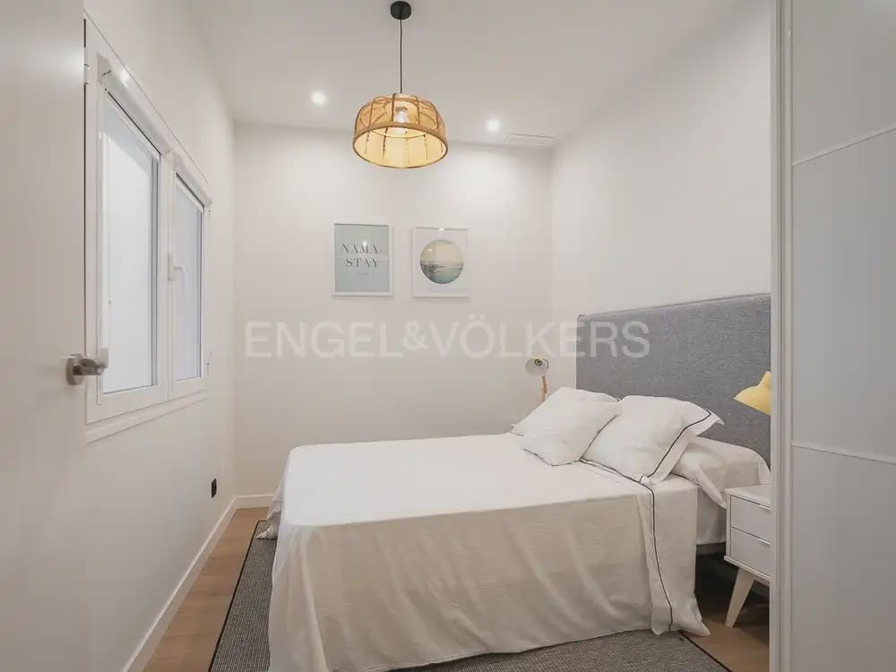 2 bedroom Flat for rent in Valencia city - € 2,400 (Ref: 10170425)