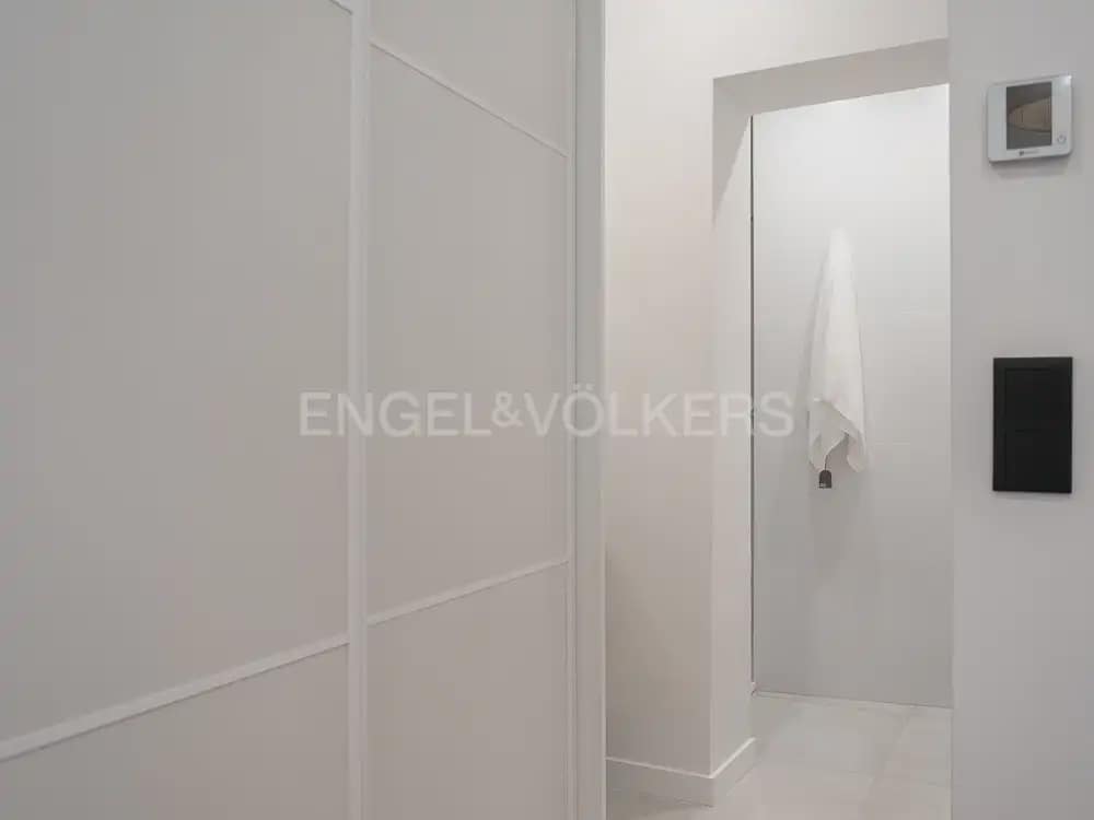2 bedroom Flat for rent in Valencia city - € 2,400 (Ref: 10170425)