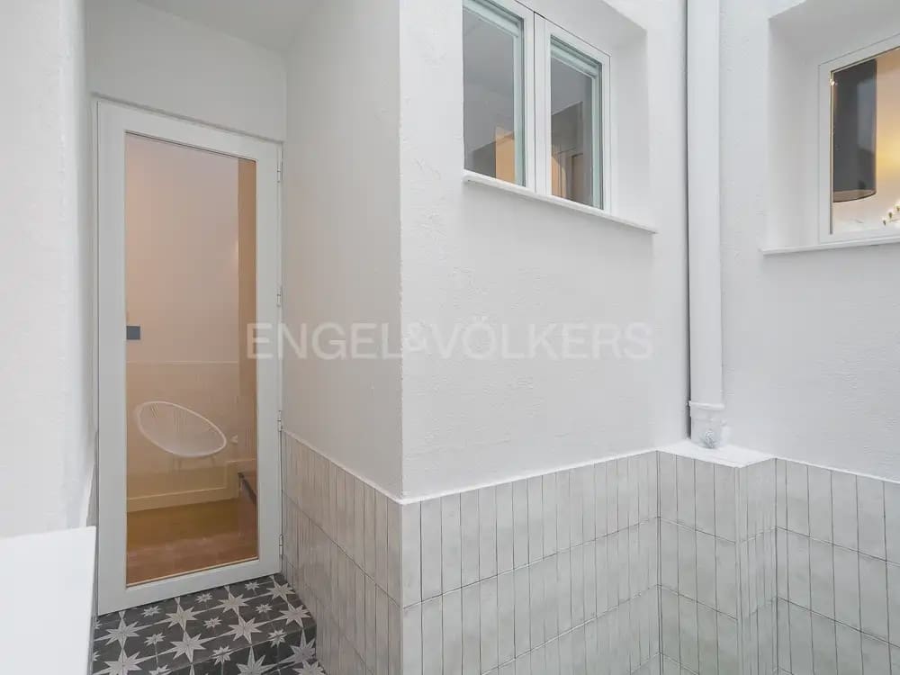 2 bedroom Flat for rent in Valencia city - € 2,400 (Ref: 10170425)