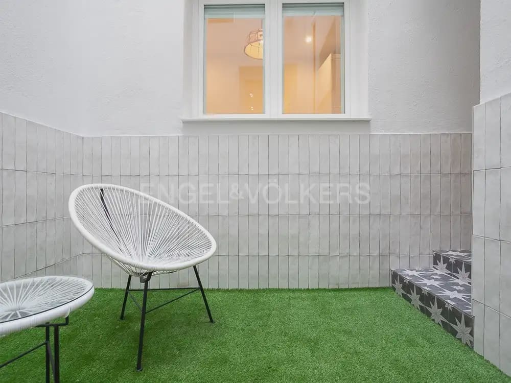 2 bedroom Flat for rent in Valencia city - € 2,400 (Ref: 10170425)