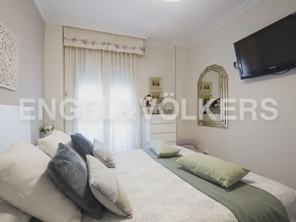 4 bedroom Flat for rent in Moncada with garage - € 1,600 (Ref: 10170426)