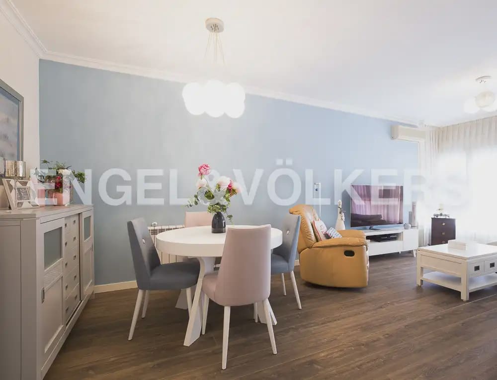 4 bedroom Flat for rent in Moncada with garage - € 1,600 (Ref: 10170426)