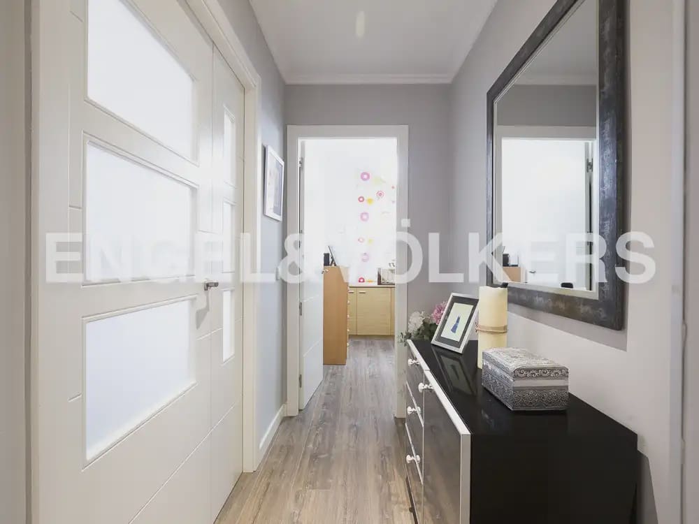 4 bedroom Flat for rent in Moncada with garage - € 1,600 (Ref: 10170426)
