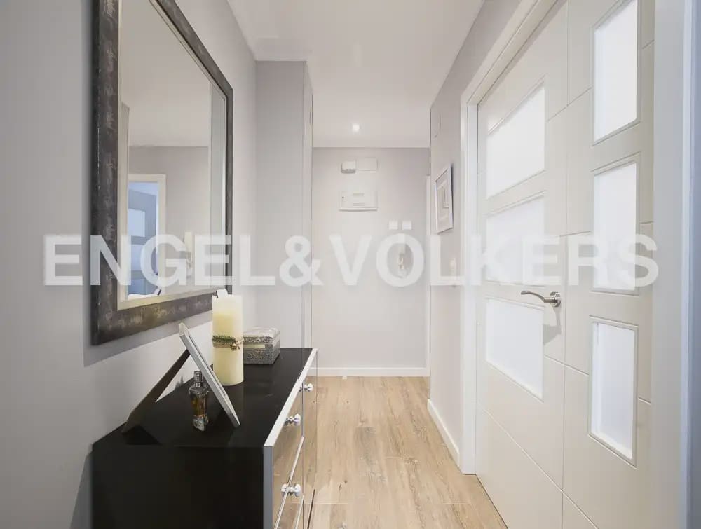 4 bedroom Flat for rent in Moncada with garage - € 1,600 (Ref: 10170426)