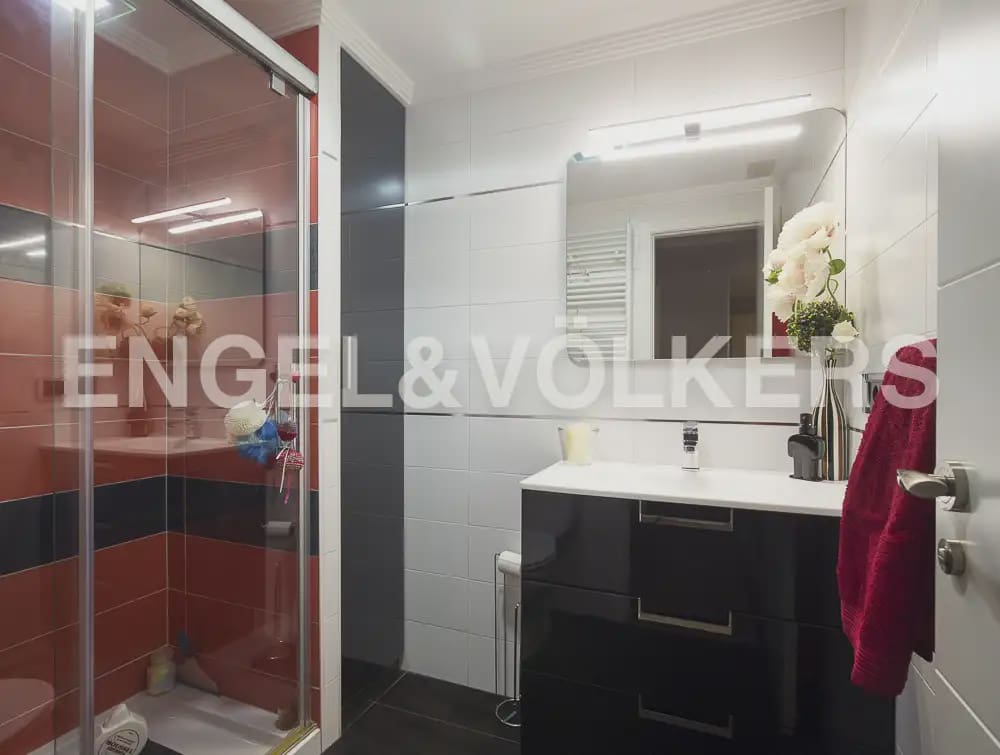 4 bedroom Flat for rent in Moncada with garage - € 1,600 (Ref: 10170426)
