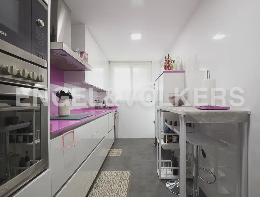 4 bedroom Flat for rent in Moncada with garage - € 1,600 (Ref: 10170426)