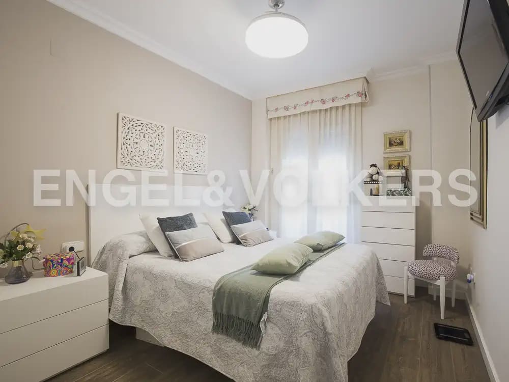 4 bedroom Flat for rent in Moncada with garage - € 1,600 (Ref: 10170426)