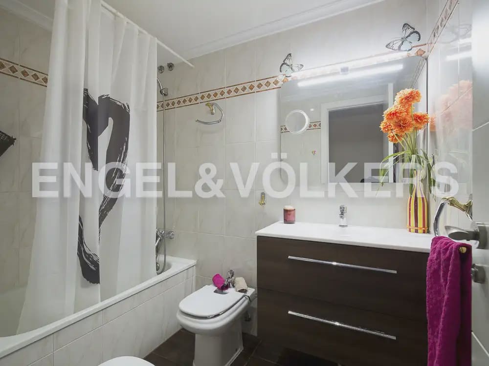 4 bedroom Flat for rent in Moncada with garage - € 1,600 (Ref: 10170426)