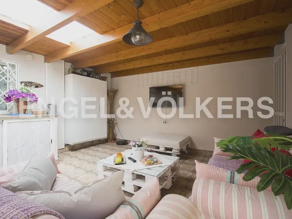 4 bedroom Flat for rent in Moncada with garage - € 1,600 (Ref: 10170426)