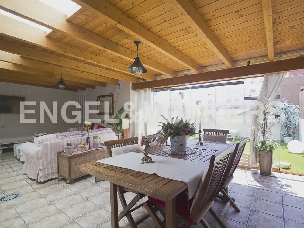 4 bedroom Flat for rent in Moncada with garage - € 1,600 (Ref: 10170426)