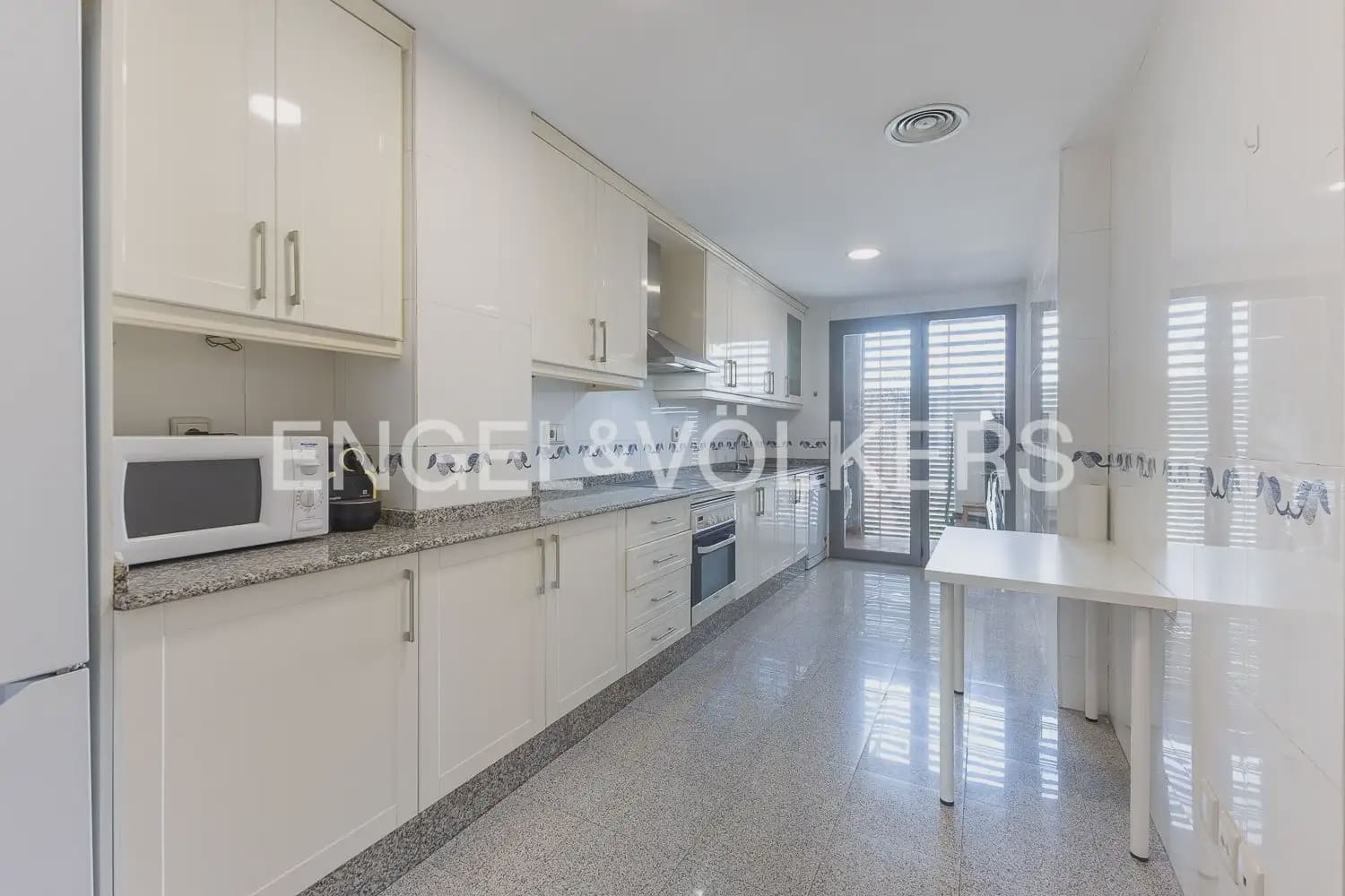 3 soveværelse Lejlighed til salg i Valencia by med swimmingpool garage - € 680.000 (Ref: 10170427)