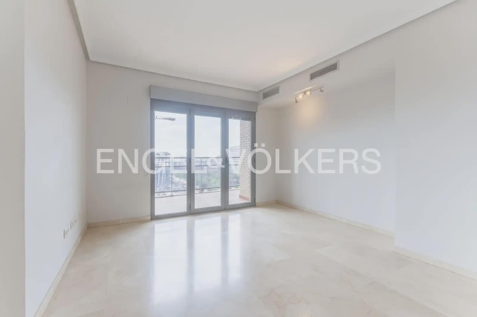 3 soveværelse Lejlighed til salg i Valencia by med swimmingpool garage - € 680.000 (Ref: 10170427)