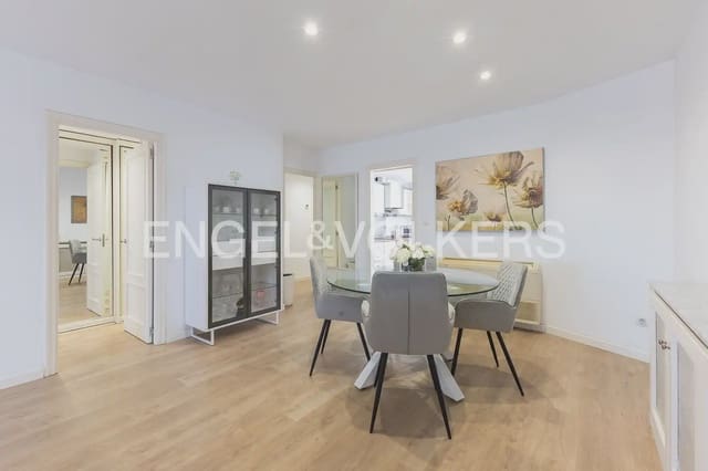 3 soveværelse Penthouse til salg i Patraix, Valencia by med garage - € 670.000 (Ref: 10170429)