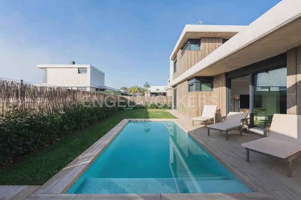 4 Zimmer Villa zu vermieten in Betera mit Pool Garage - 4.200 € (Ref: 10171946)