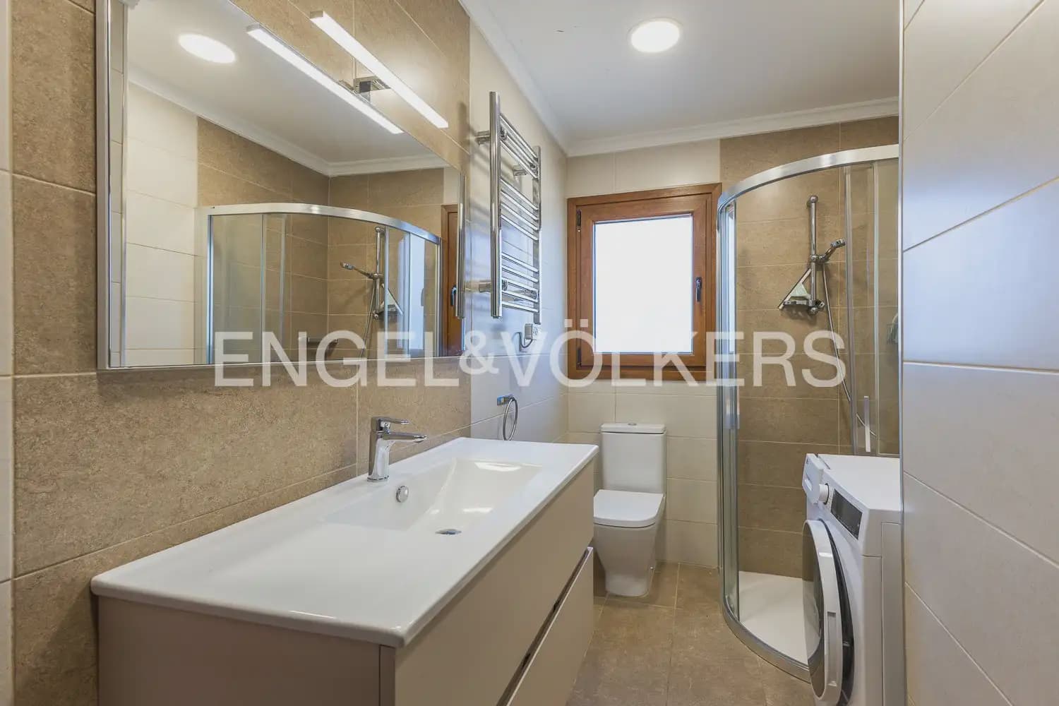 4 Zimmer Villa zu verkaufen in Oliva mit Pool Garage - 675.000 € (Ref: 10172163)