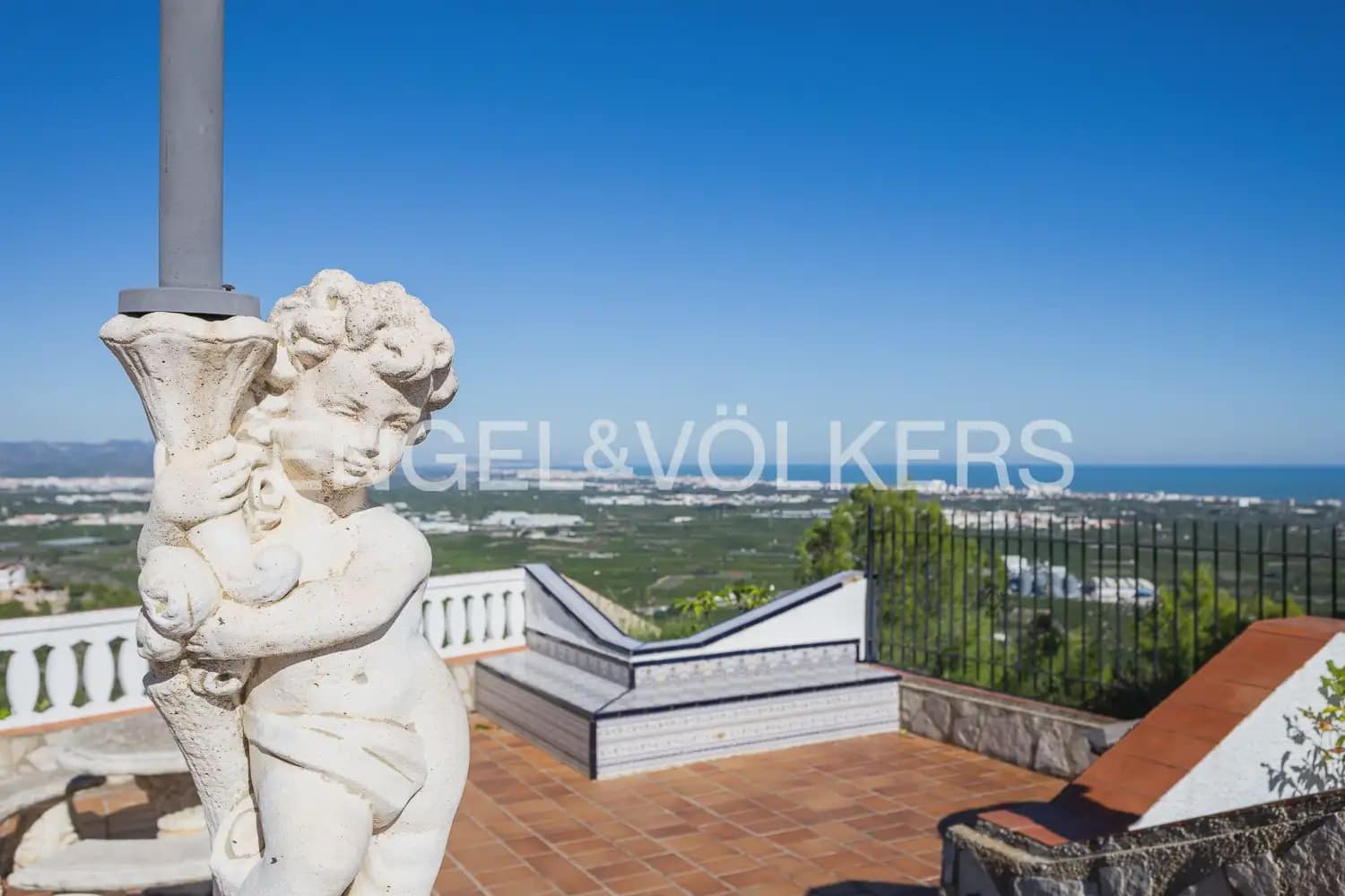4 Zimmer Villa zu verkaufen in Oliva mit Pool Garage - 675.000 € (Ref: 10172163)