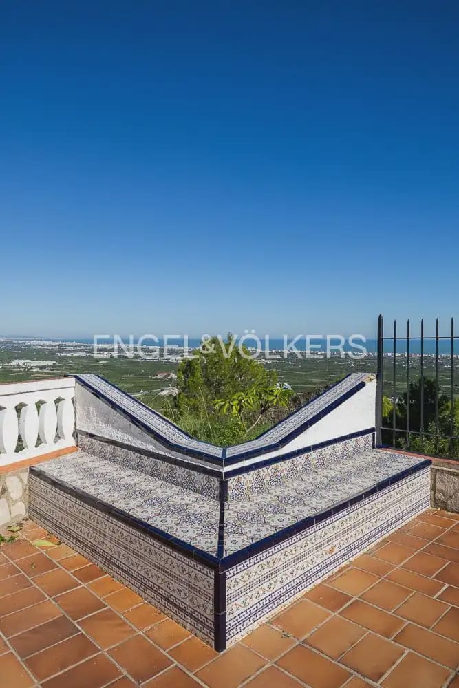 4 Zimmer Villa zu verkaufen in Oliva mit Pool Garage - 675.000 € (Ref: 10172163)