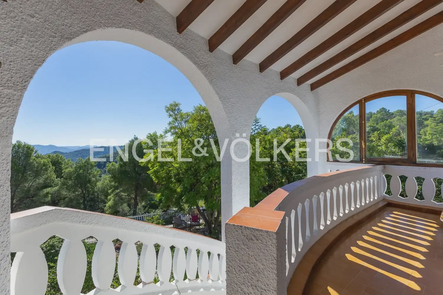 4 Zimmer Villa zu verkaufen in Oliva mit Pool Garage - 675.000 € (Ref: 10172163)