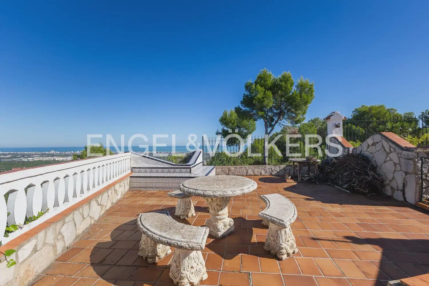 4 Zimmer Villa zu verkaufen in Oliva mit Pool Garage - 675.000 € (Ref: 10172163)