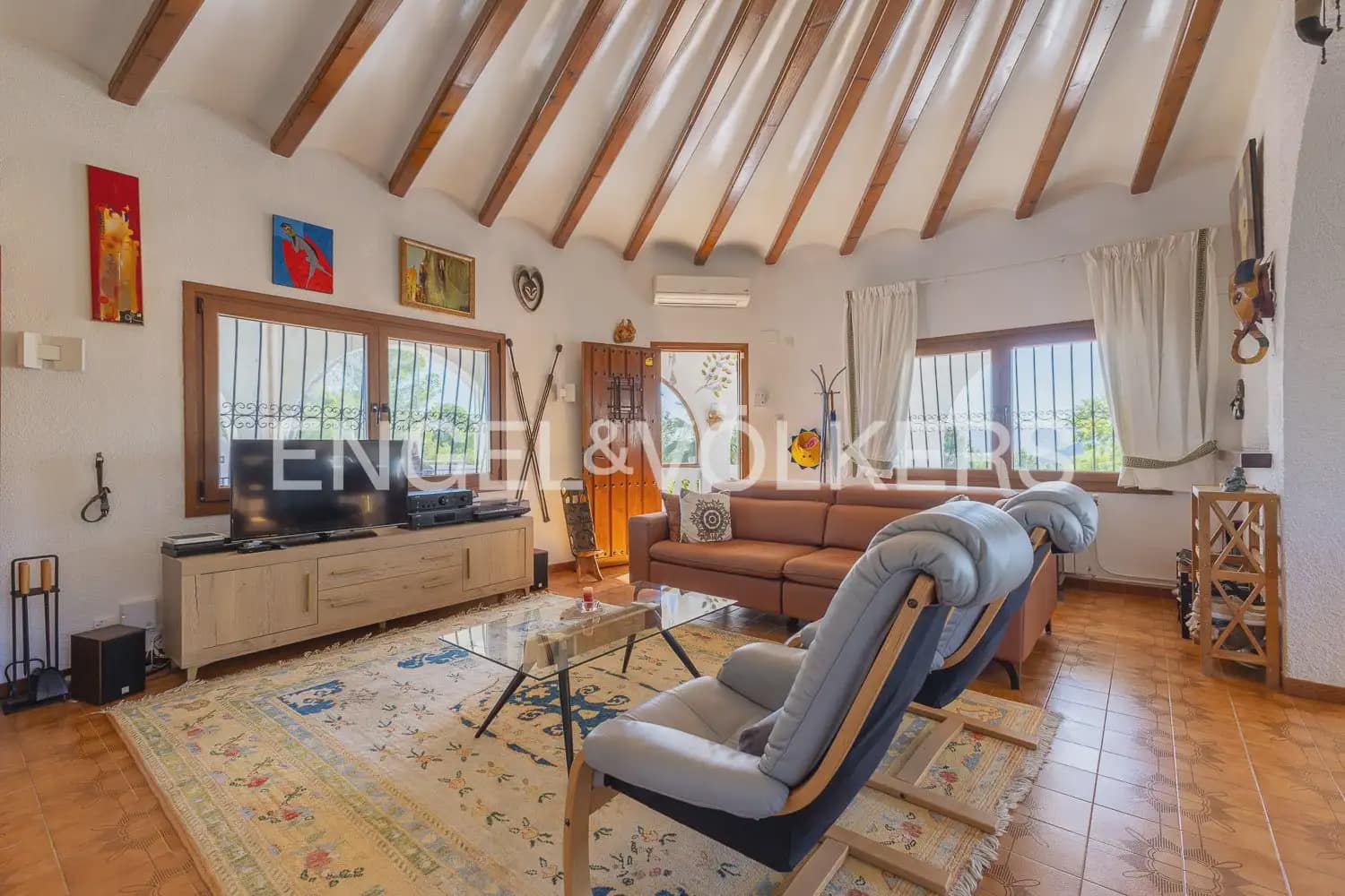 4 Zimmer Villa zu verkaufen in Oliva mit Pool Garage - 675.000 € (Ref: 10172163)