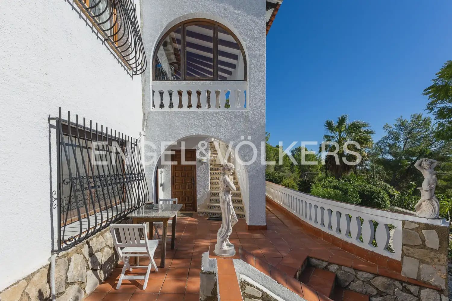 4 Zimmer Villa zu verkaufen in Oliva mit Pool Garage - 675.000 € (Ref: 10172163)