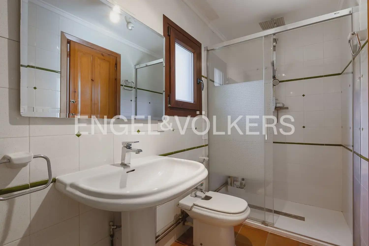 4 Zimmer Villa zu verkaufen in Oliva mit Pool Garage - 675.000 € (Ref: 10172163)