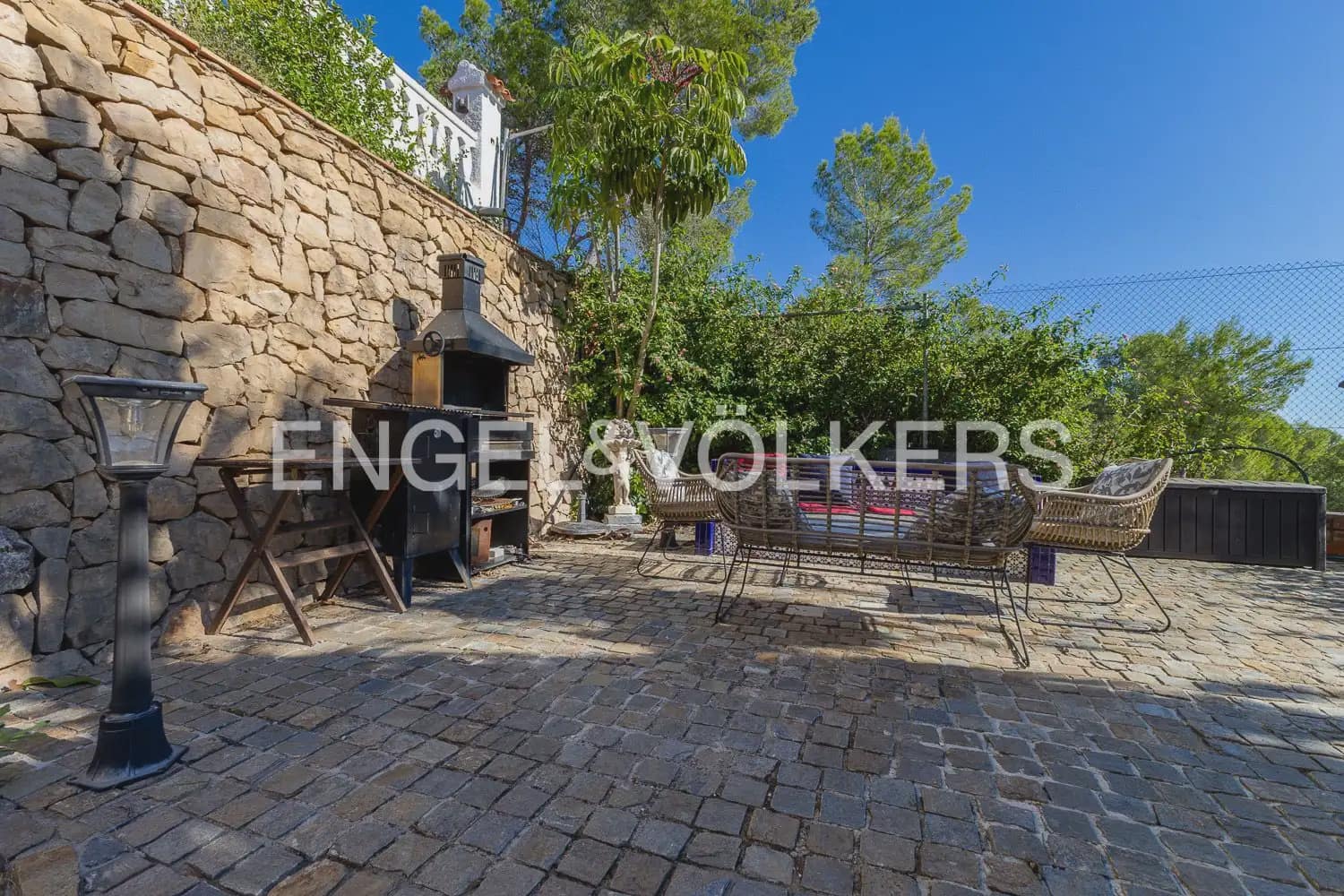 4 Zimmer Villa zu verkaufen in Oliva mit Pool Garage - 675.000 € (Ref: 10172163)