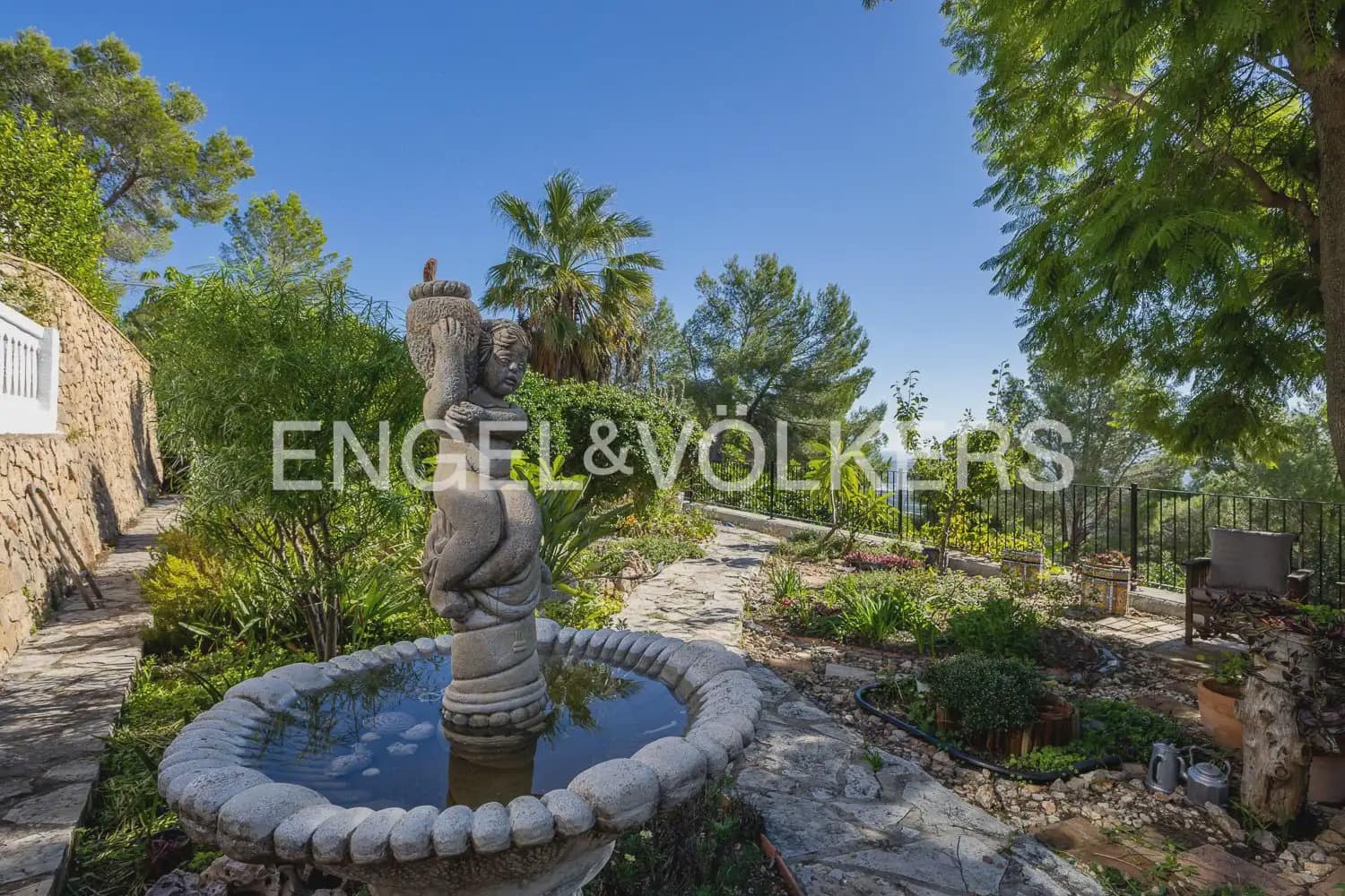 4 Zimmer Villa zu verkaufen in Oliva mit Pool Garage - 675.000 € (Ref: 10172163)