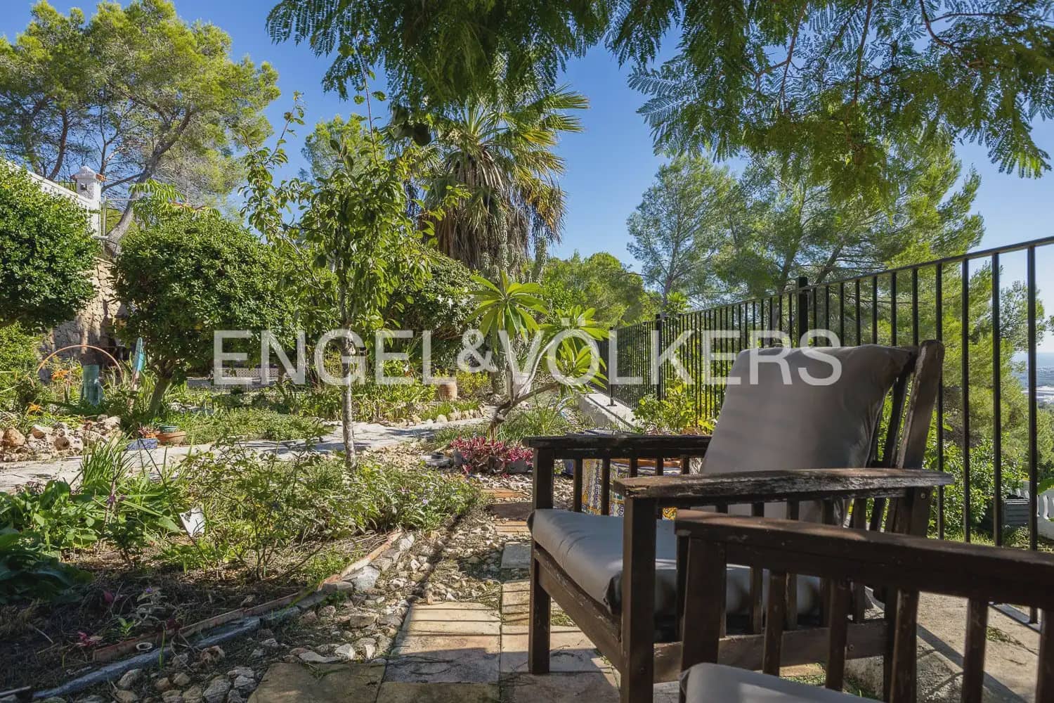 4 Zimmer Villa zu verkaufen in Oliva mit Pool Garage - 675.000 € (Ref: 10172163)
