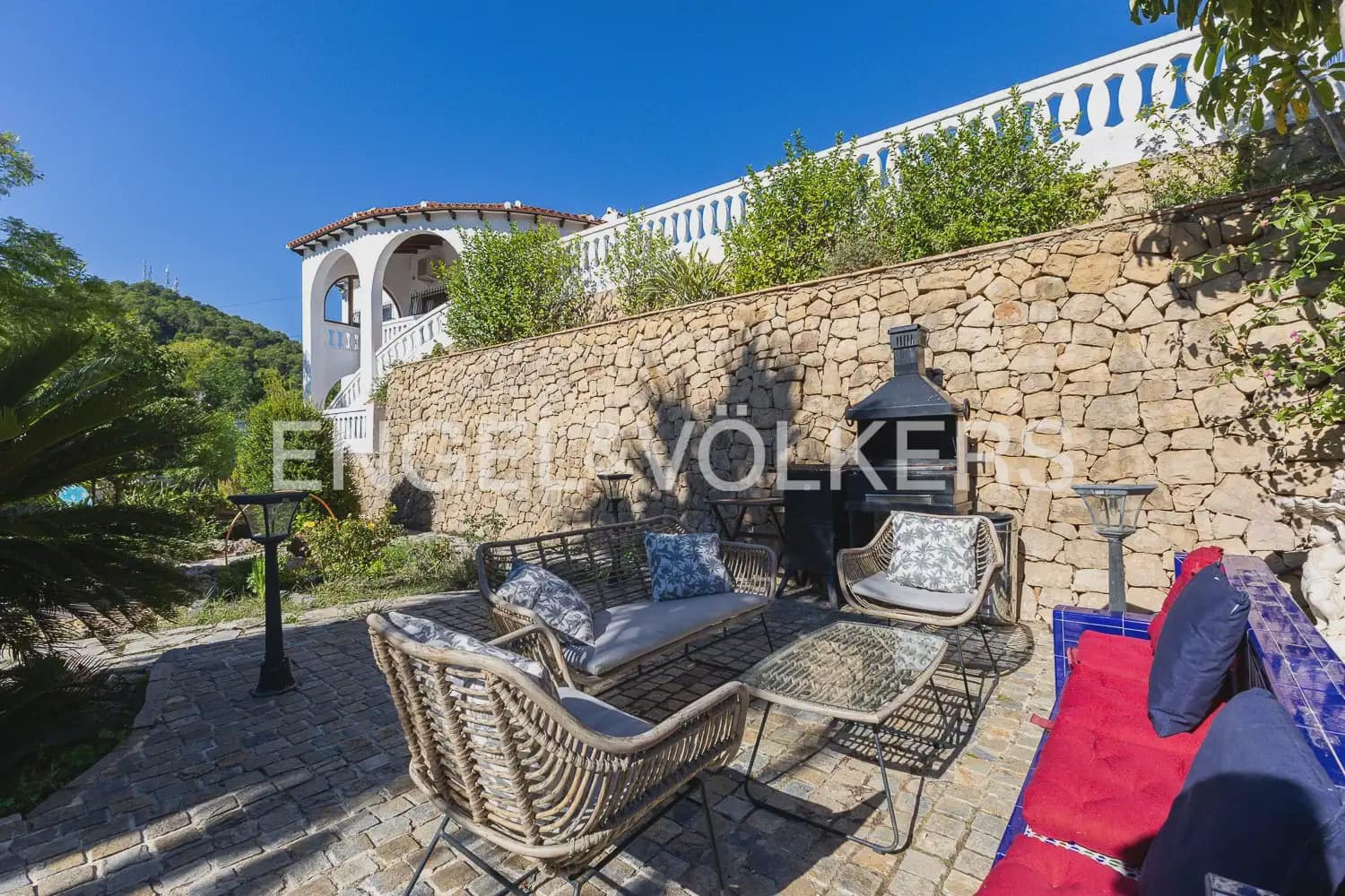4 Zimmer Villa zu verkaufen in Oliva mit Pool Garage - 675.000 € (Ref: 10172163)