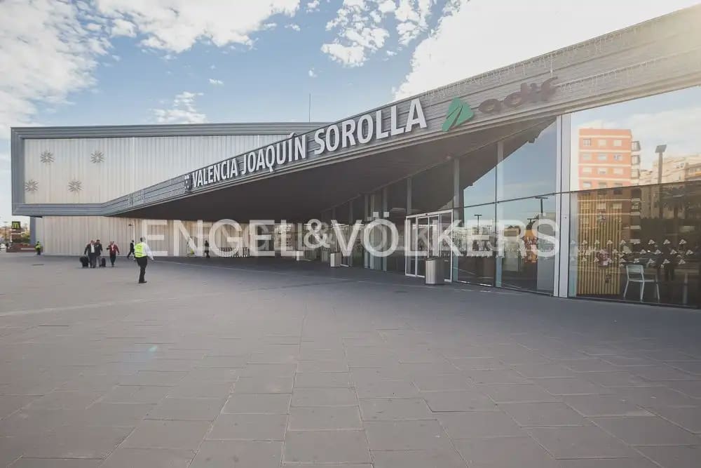 4 sovrum Lägenhet att hyra i Valencia stad med garage - 3 400 € (Ref: 10172471)