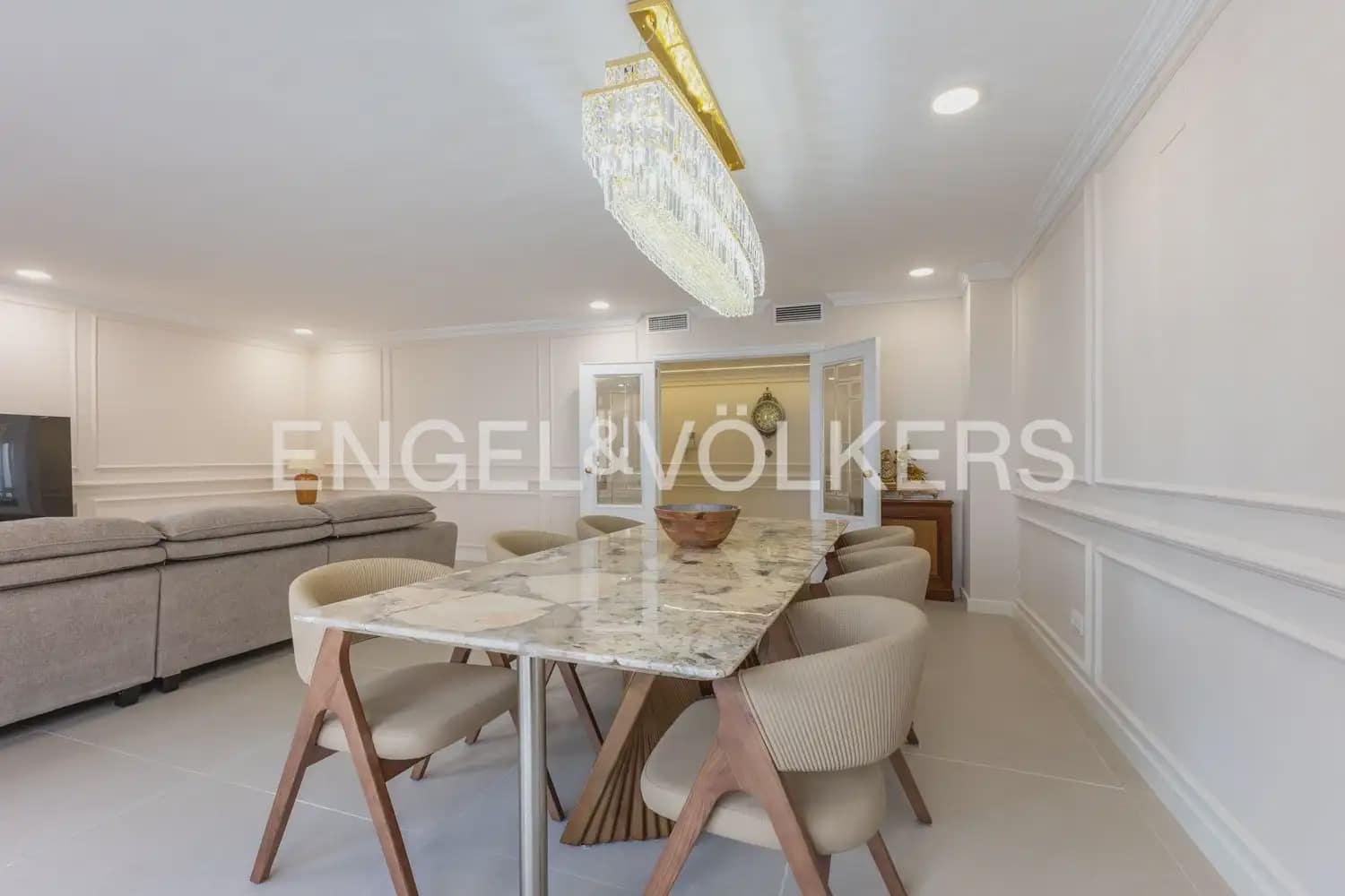 4 sovrum Lägenhet att hyra i Valencia stad med garage - 3 400 € (Ref: 10172471)