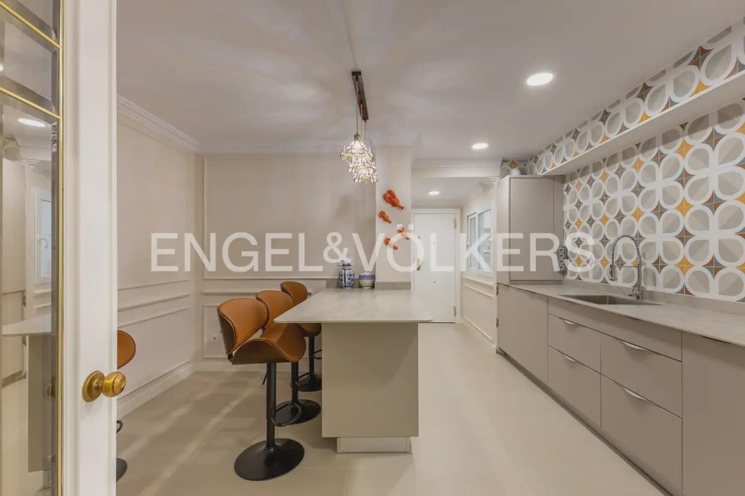 4 sovrum Lägenhet att hyra i Valencia stad med garage - 3 400 € (Ref: 10172471)