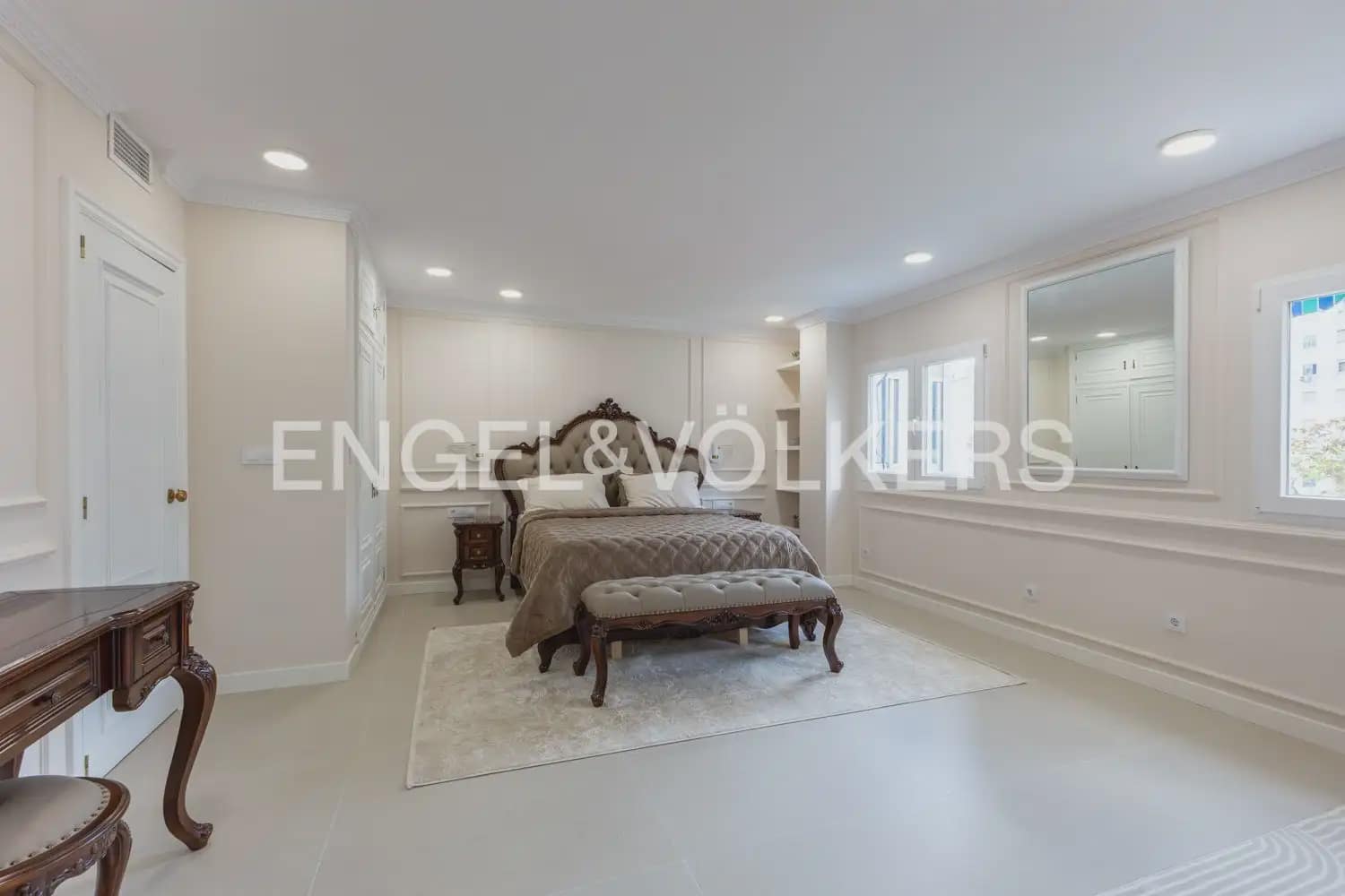 4 sovrum Lägenhet att hyra i Valencia stad med garage - 3 400 € (Ref: 10172471)