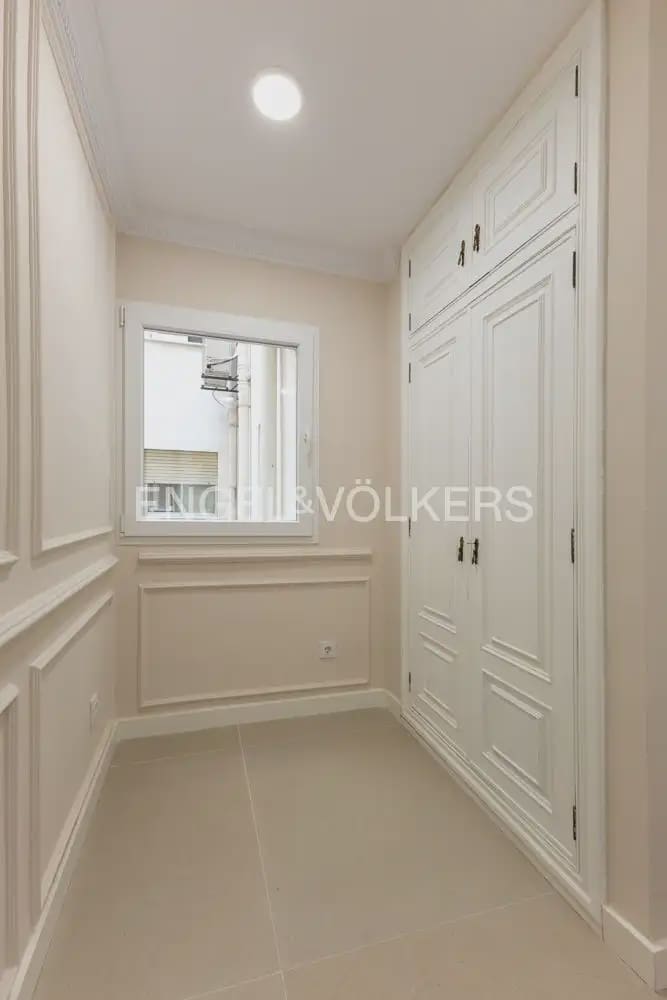 4 sovrum Lägenhet att hyra i Valencia stad med garage - 3 400 € (Ref: 10172471)