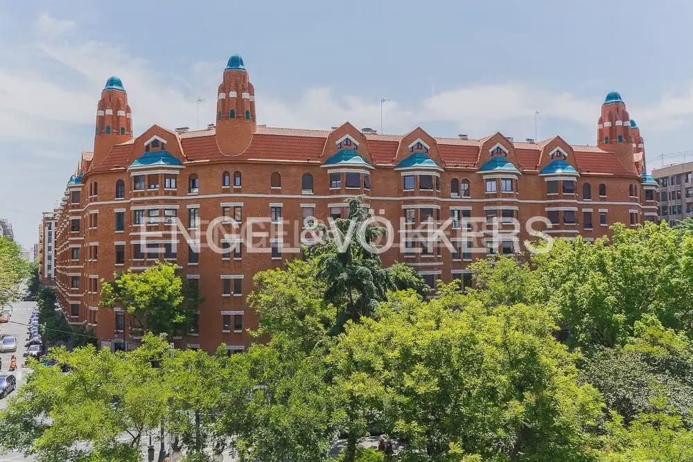 4 sovrum Lägenhet att hyra i Valencia stad med garage - 3 400 € (Ref: 10172471)