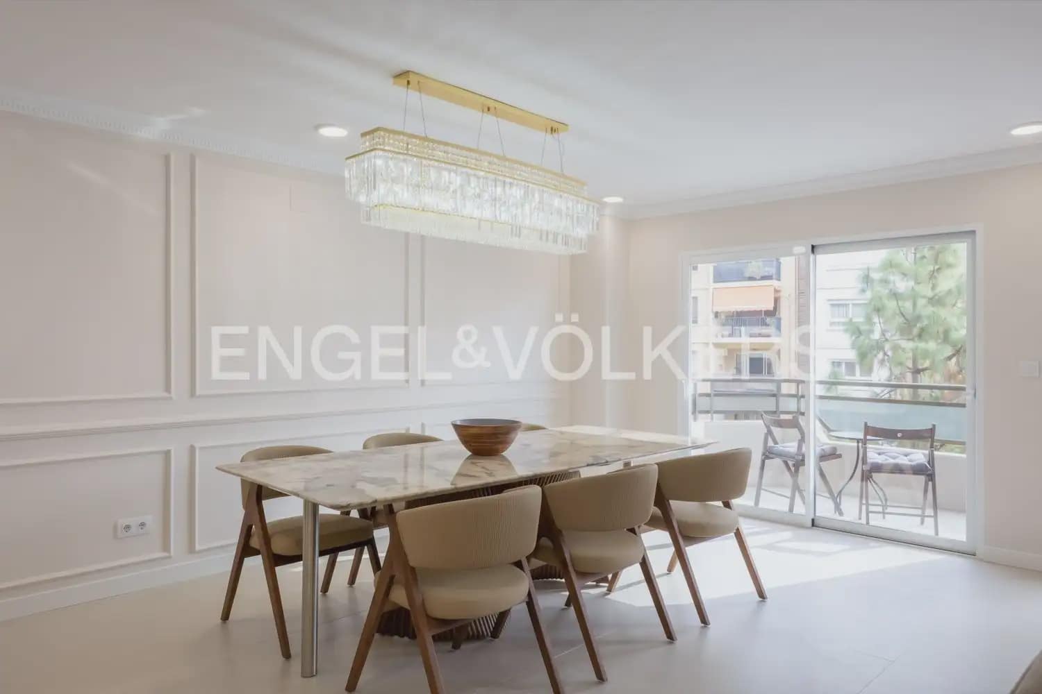 4 sovrum Lägenhet att hyra i Valencia stad med garage - 3 400 € (Ref: 10172471)